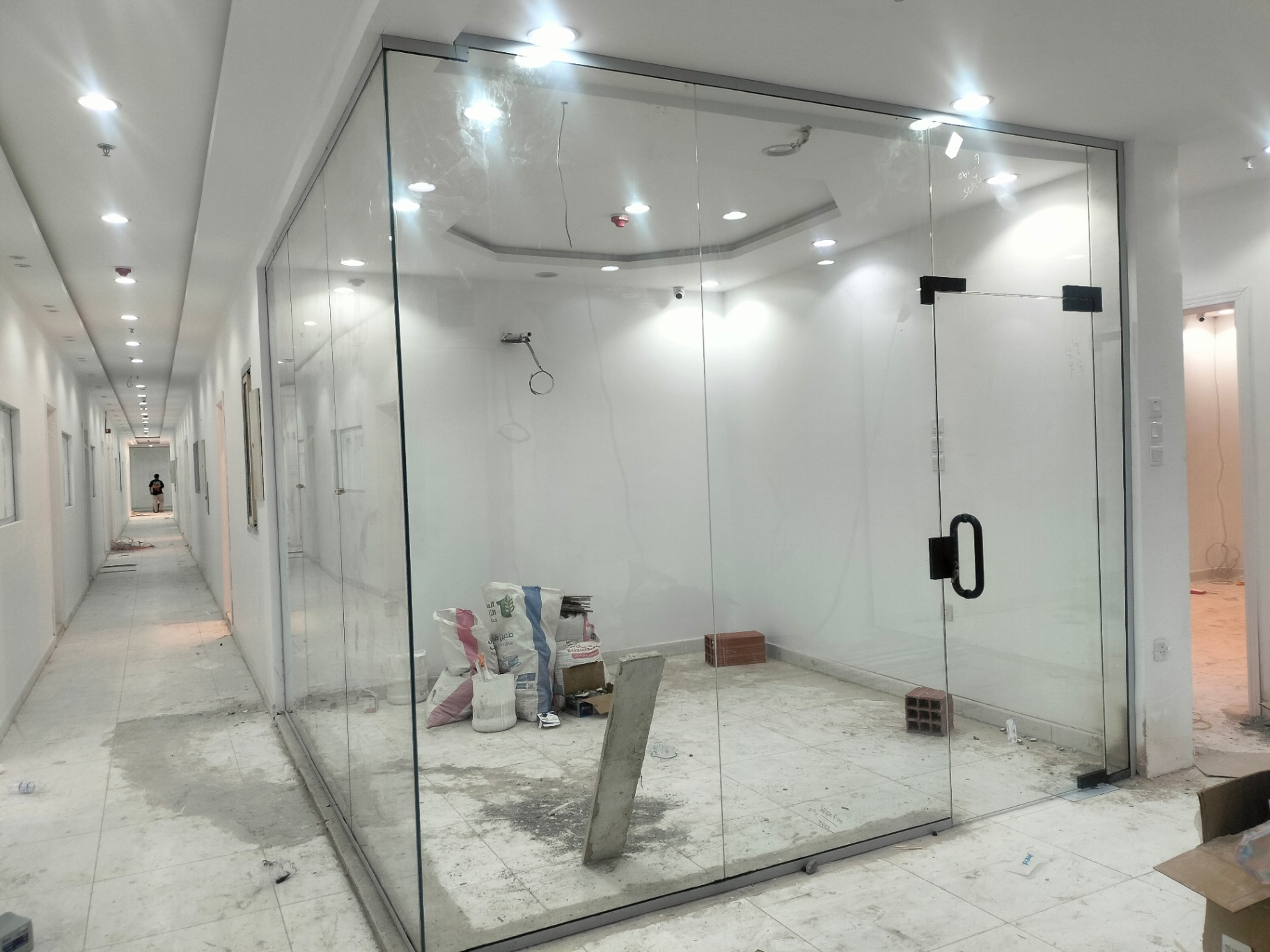Frameless Glass Cabins
