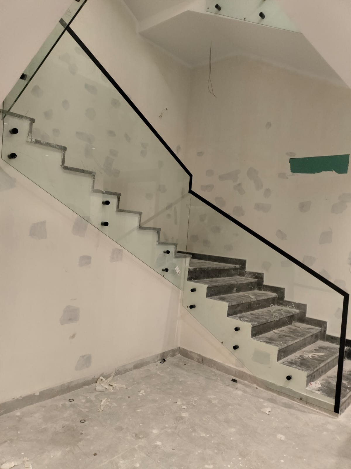 Frosted glass panel installation